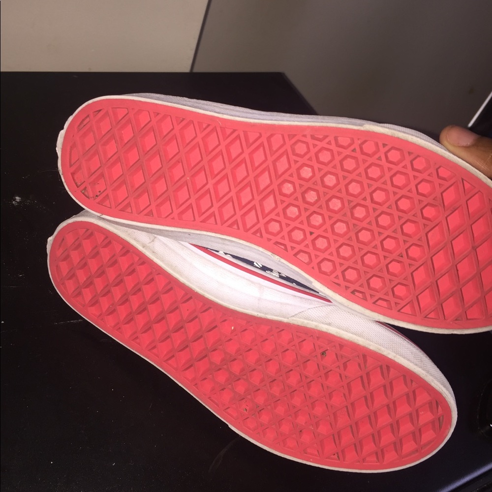 Vans - Picture 2 of 4